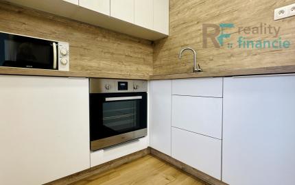 Garsonka Šaca, komplet rekonštrukcia