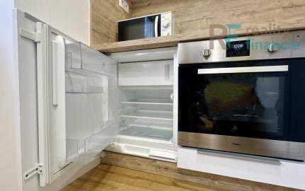 Garsonka Šaca, komplet rekonštrukcia