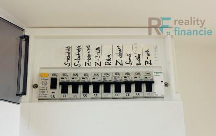 Garsonka Šaca, komplet rekonštrukcia