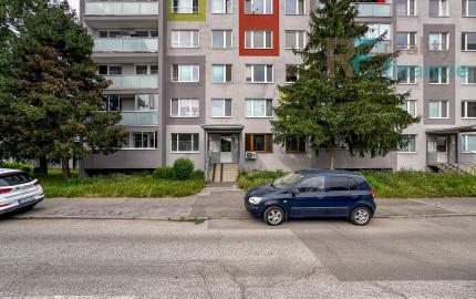 REZERVOVAÝ 3,5 i byt Poludníková