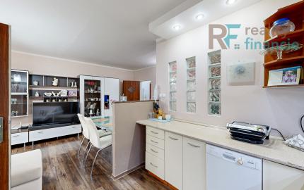 REZERVOVAÝ 3,5 i byt Poludníková