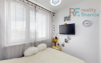 REZERVOVAÝ 3,5 i byt Poludníková