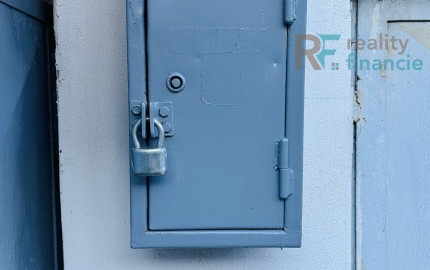 Garáž s montážnou jamou - Vodárenská ul.