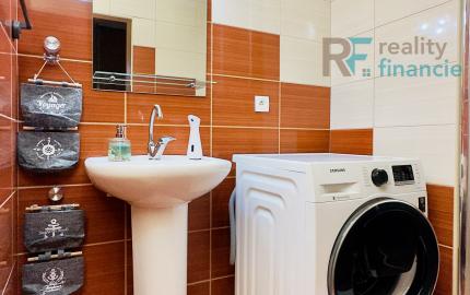 PRENÁJOM - zariadený 3-izbový byt, Baltická, + klíma