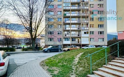 REZERVOVANÝ 3 izbový byt Americká trieda Ťahanovce