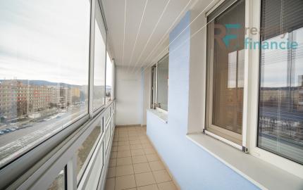 PREDAJ 1,5 izbový: pražský typ bytu s logiou