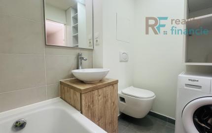 Garsonka Šaca, komplet rekonštrukcia