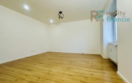 Garsonka Šaca, komplet rekonštrukcia