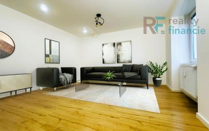 Garsonka Šaca, komplet rekonštrukcia