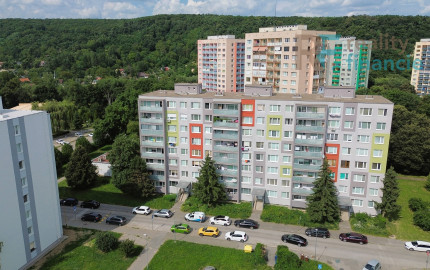 REZERVOVAÝ 3,5 i byt Poludníková