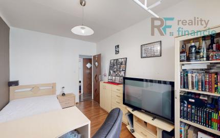 REZERVOVAÝ 3,5 i byt Poludníková