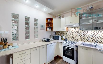 REZERVOVAÝ 3,5 i byt Poludníková