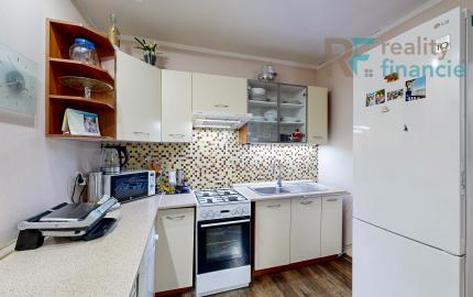 REZERVOVAÝ 3,5 i byt Poludníková