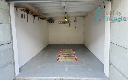 Garáž s montážnou jamou - Vodárenská ul.