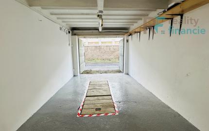 Garáž s montážnou jamou - Vodárenská ul.