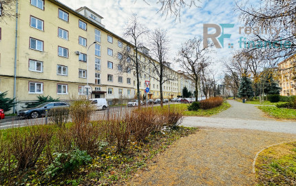 PRENAJATÝ:  1 i byt - Obrancov mieru Košice  VIDEO