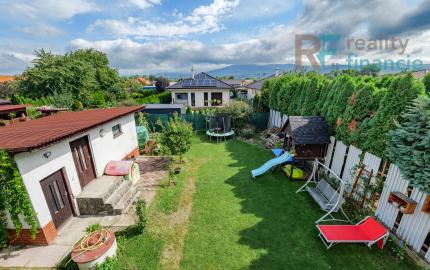 Dvojgeneračný Rodinný dom v Čani