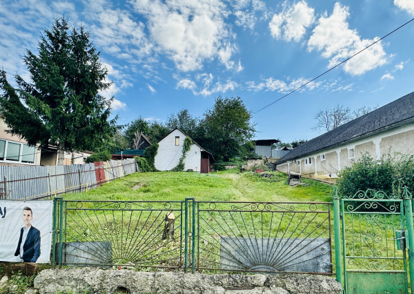 Dom - pozemok v obci Rešica