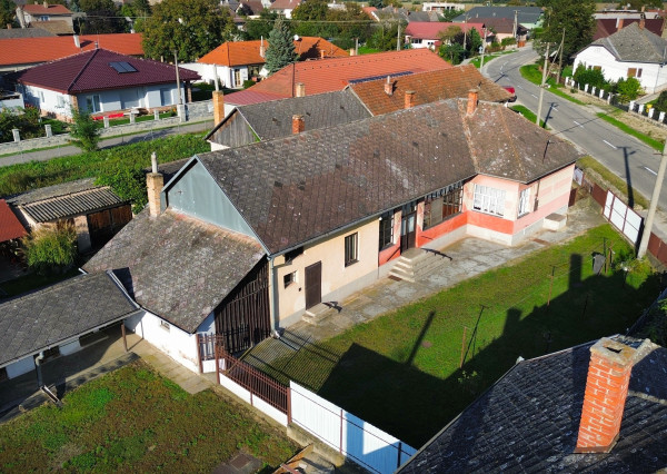 PREDANÝ rodinný dom Komárovce