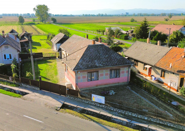 PREDANÝ rodinný dom Komárovce