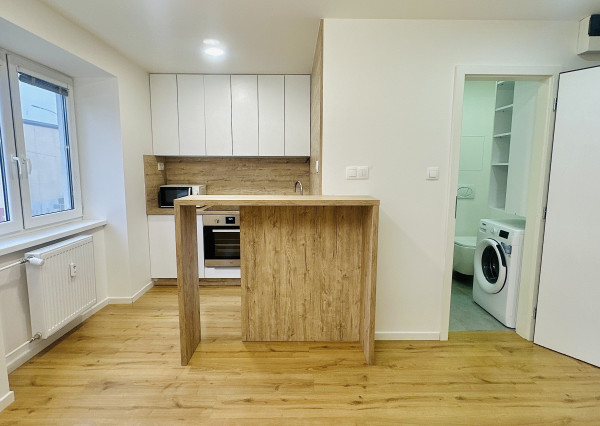 Garsonka Šaca, komplet rekonštrukcia