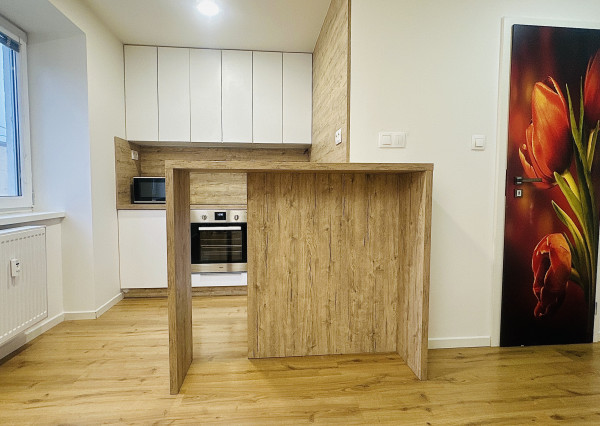 Garsonka Šaca, komplet rekonštrukcia