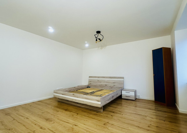 Garsonka Šaca, komplet rekonštrukcia