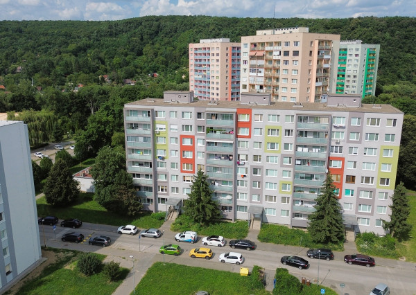 REZERVOVAÝ 3,5 i byt Poludníková