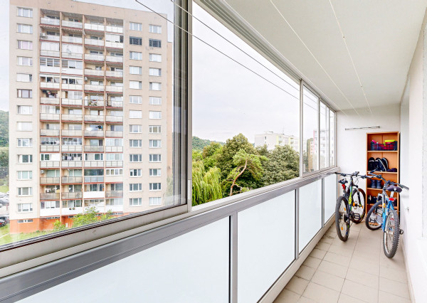 REZERVOVAÝ 3,5 i byt Poludníková