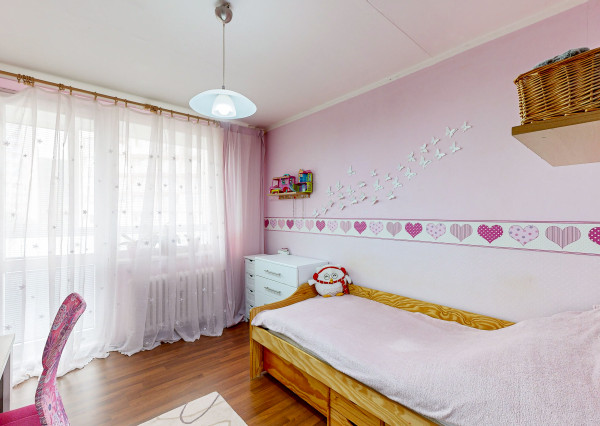 REZERVOVAÝ 3,5 i byt Poludníková