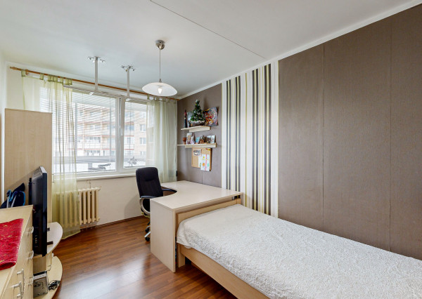 REZERVOVAÝ 3,5 i byt Poludníková