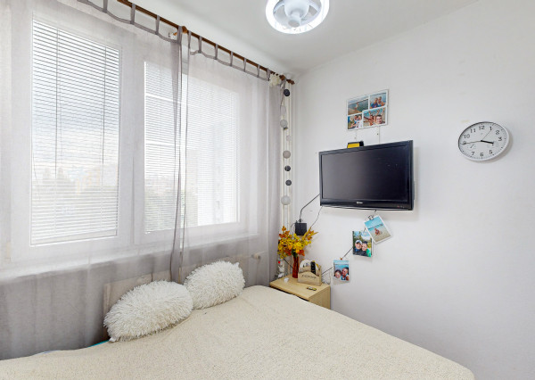 REZERVOVAÝ 3,5 i byt Poludníková