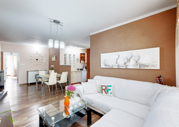 REZERVOVAÝ 3,5 i byt Poludníková