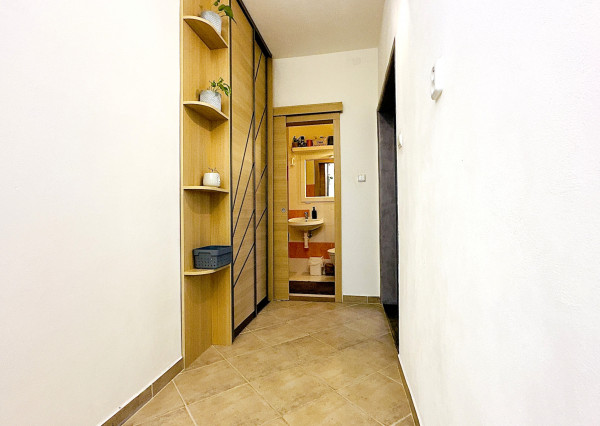 PRENAJATÝ:  1 i byt - Obrancov mieru Košice  VIDEO