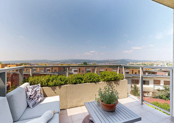 TOP byt PANORAMA 4i  + 1x parking v cene : VIDEO + 3D