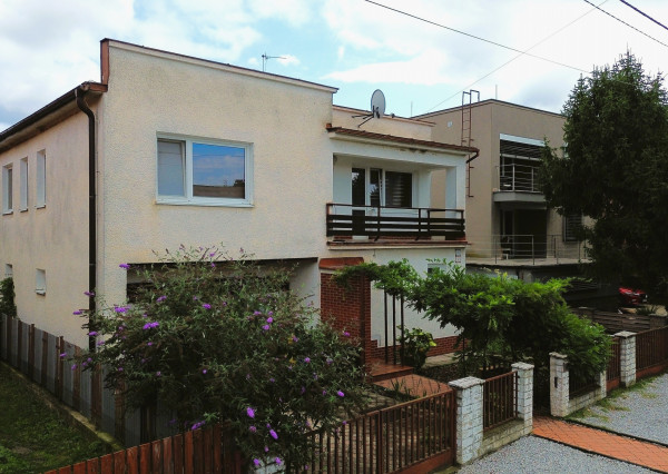 Dvojgeneračný Rodinný dom v Čani