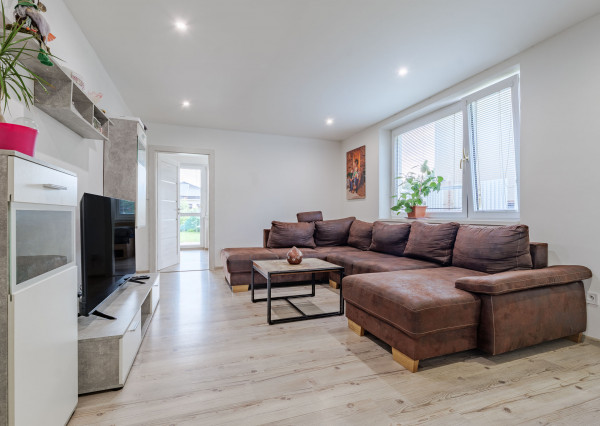 Dvojgeneračný Rodinný dom v Čani