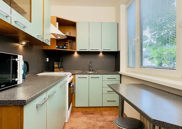 PRENÁJOM - zariadený 3-izbový byt, Baltická, + klíma