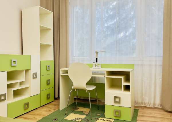 PRENÁJOM - zariadený 3-izbový byt, Baltická, + klíma