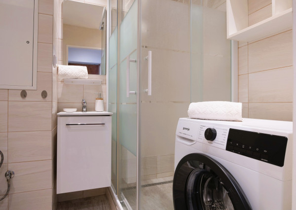 PRENÁJOM  1 i byt -  Nad Jazerom