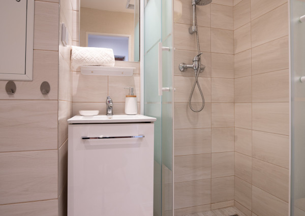 PRENÁJOM  1 i byt -  Nad Jazerom