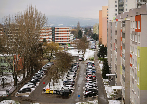 PRENÁJOM  1 i byt -  Nad Jazerom