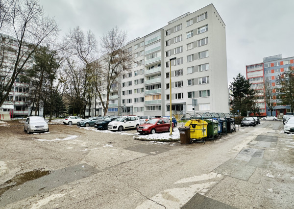 PRENÁJOM  1 i byt -  Nad Jazerom