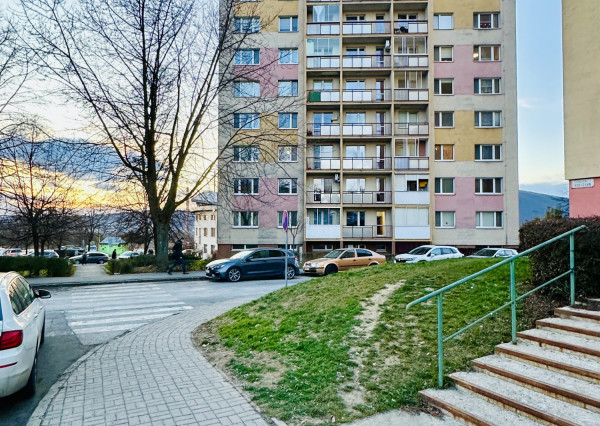 REZERVOVANÝ 3 izbový byt Americká trieda Ťahanovce