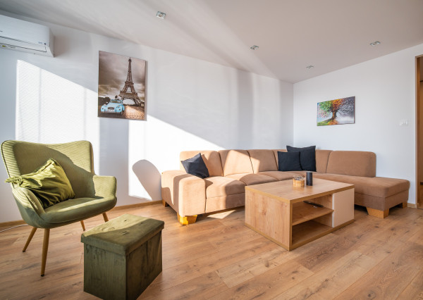 TOP PRENÁJOM  3 i byt -  Nad Jazerom - Polárna 16  VIDEO