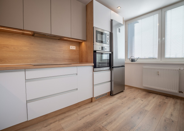 TOP PRENÁJOM  3 i byt -  Nad Jazerom - Polárna 16  VIDEO