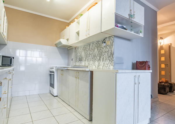 PREDAJ 1,5 izbový: pražský typ bytu s logiou