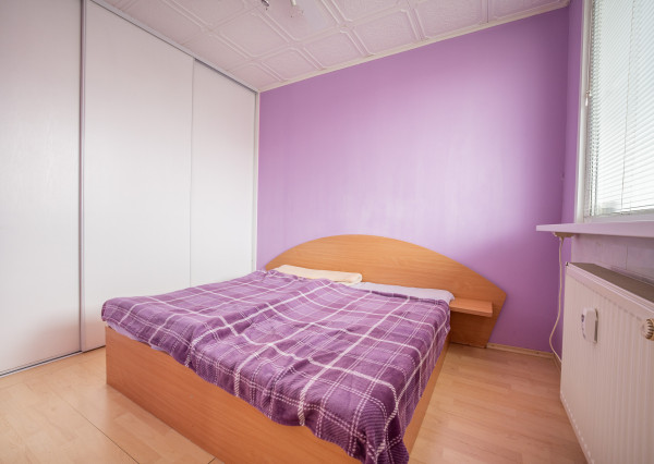 PREDAJ 1,5 izbový: pražský typ bytu s logiou