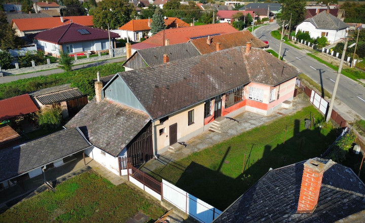 PREDANÝ rodinný dom Komárovce - fotografia 4