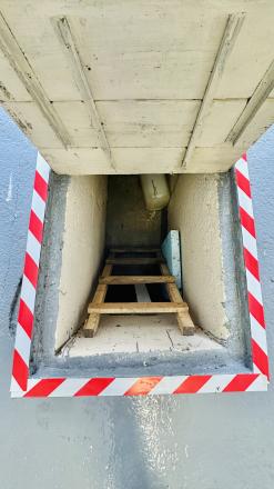 Garáž s montážnou jamou - Vodárenská ul. - fotografia 10